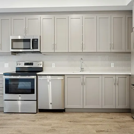 Osez la couleur pour votre plan de travail : conseils et inspirations