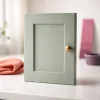 Vert sauge en cuisine : la teinte phare 2026, testée sur cuisine neuve et sur relooking