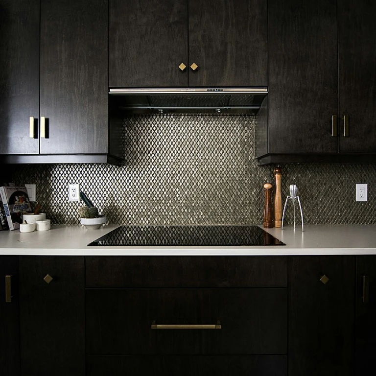 Optimisez votre espace avec un meuble de rangement en hauteur pour la cuisine