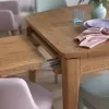 Choisir une table en bois massif extensible pour une salle à manger élégante et fonctionnelle