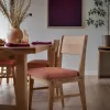 Choisir une chaise en bois massif pour une salle à manger élégante et durable
